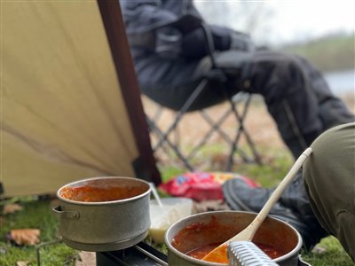 Finn havde lavet lækker suppe, så vi havde lidt at lune os på.