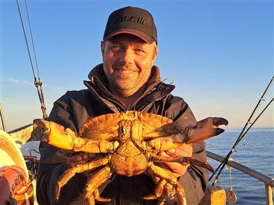 Jeg fangede også en stor taske krabbe der nægtede og slippe krogen og børsteorm før den kom ombord