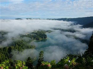 Tvillingesøerne Lagoa Azul og Lagoa Verde.